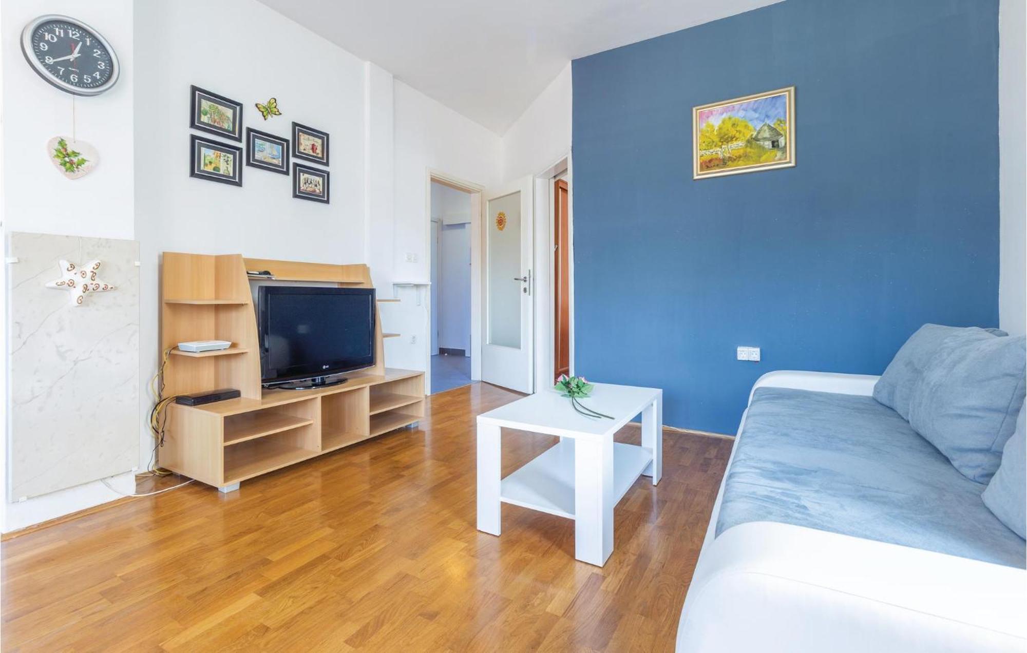 Lovely Apartment In Umag With Kitchen Ngoại thất bức ảnh